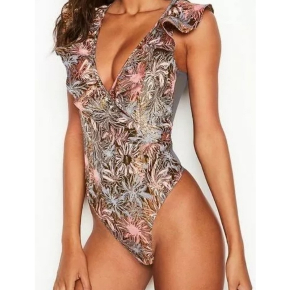 Victoria’s Secret Womens Bodysuit Metallic Brocade Size S Ruffle Floral Pleasant